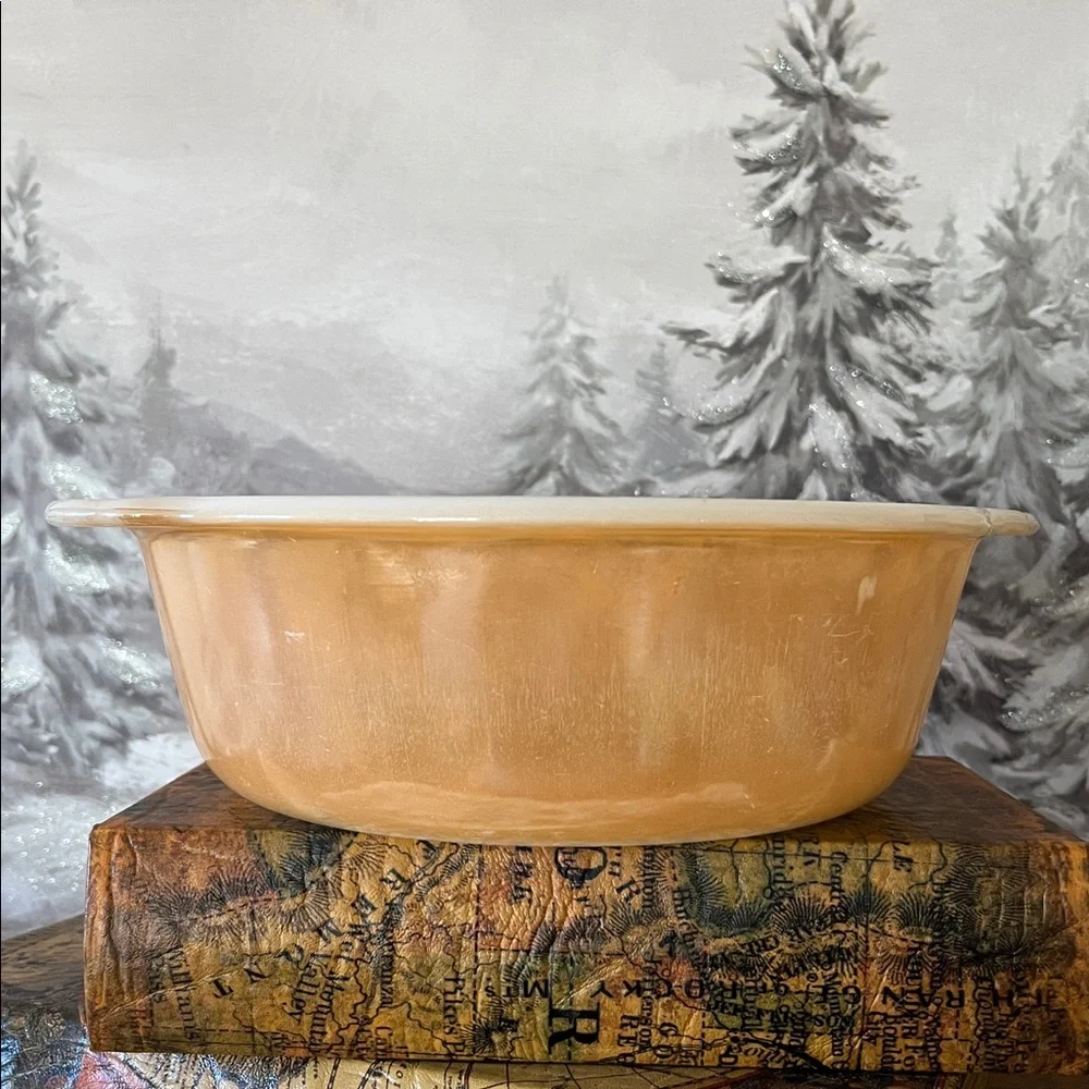 Vintage Fire King Peach Lustre 1.5 Qt Round Casserole Dish